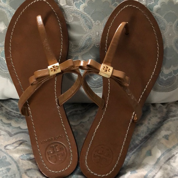 Tory Burch Shoes - Tory Burch Patent T-strap bow sandals - size 9 EUC